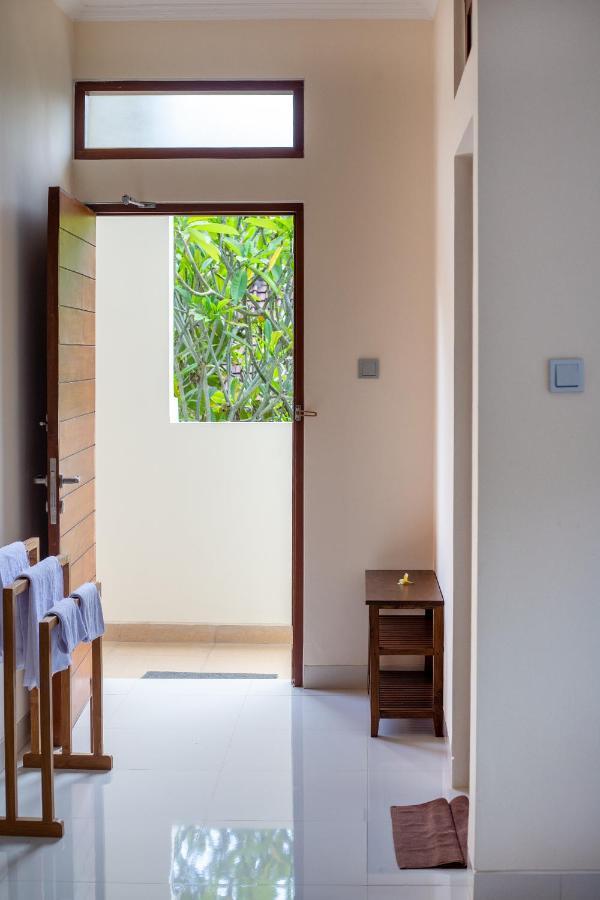 Bed and Breakfast Donguri House Bali Jimbaran Esterno foto